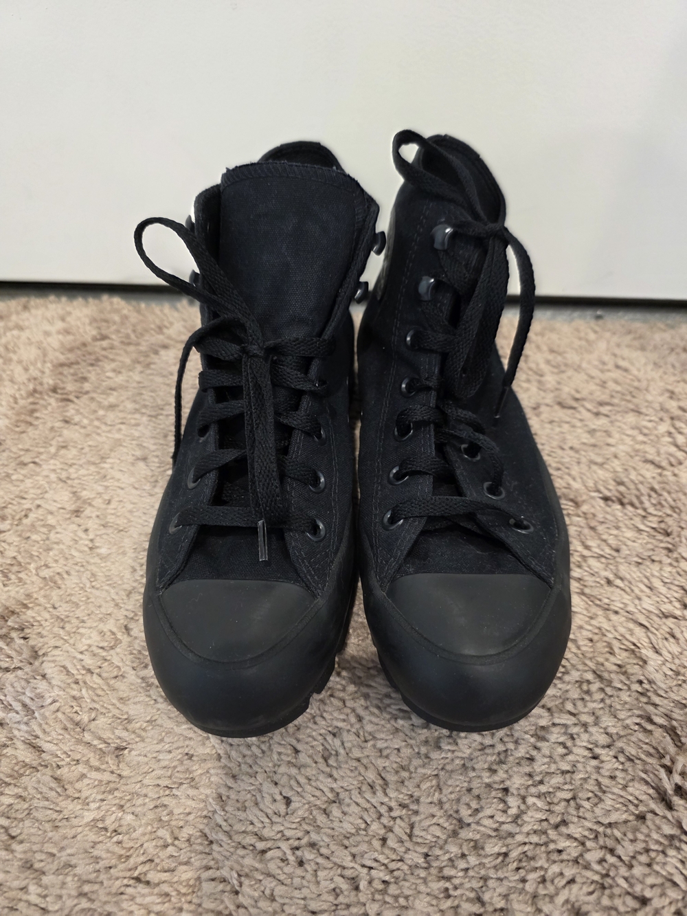 Converse Chuck Taylor Lugged High Top Sneakers Women's Size 8